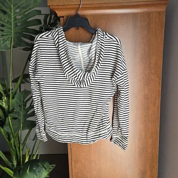 Gap small striped hoodie - Picture 2 of 2